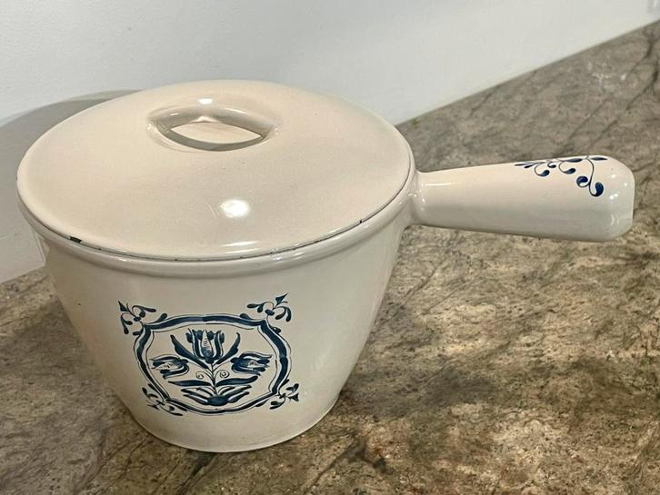 Mooie Le Creuset steelpan/ sauspan/ fonduepan met deksel, Huis en Inrichting, Keuken | Potten en Pannen, Zo goed als nieuw, Overige materialen