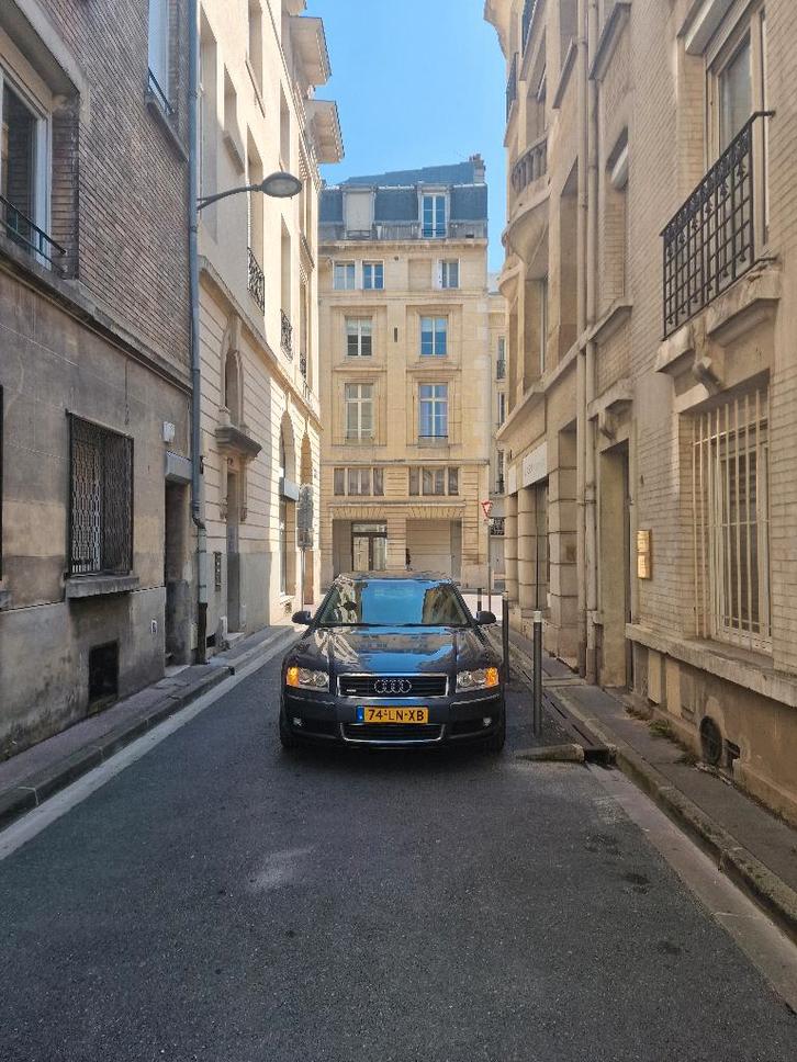 Audi A8 4.2 Quattro 246KW AUT 2003 Blauw, Auto's, Audi, Particulier, A8, 4x4, ABS, Adaptieve lichten, Airbags, Airconditioning