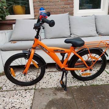 Jongensfiets 18 inch oranje beschikbaar voor biedingen