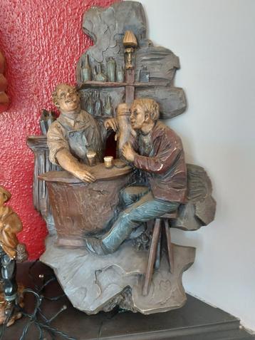 Wandsculptuur Kroegscène beschikbaar voor biedingen