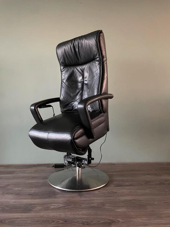 Luxe zwarte leren prominent sta op stoel / relax fauteuil, Huis en Inrichting, Fauteuils, Zo goed als nieuw, 50 tot 75 cm, Minder dan 75 cm