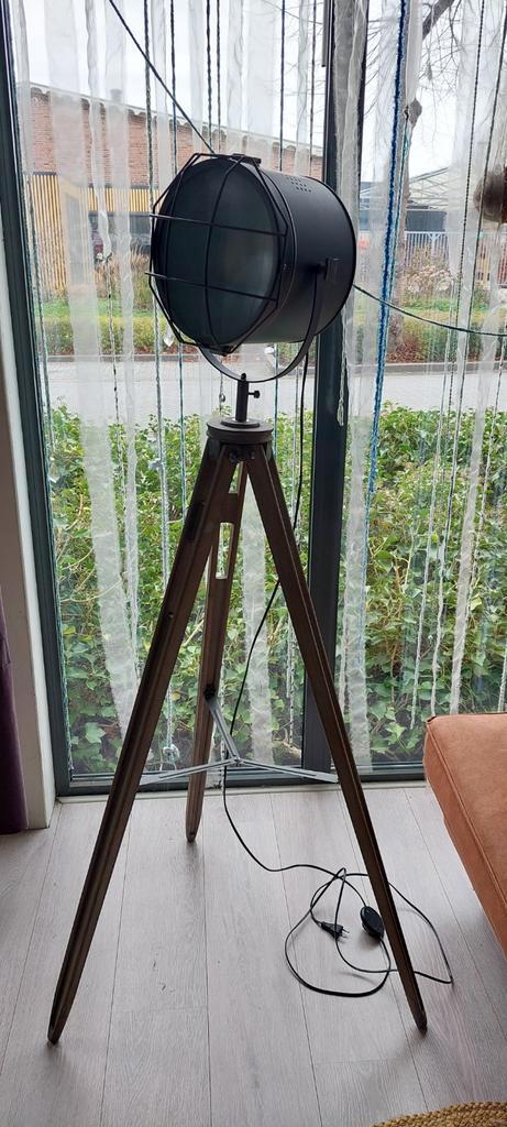 Industriële Stijl Staande Lamp, Huis en Inrichting, Lampen | Vloerlampen, Zo goed als nieuw, 150 tot 200 cm, Hout, Metaal, Ophalen of Verzenden