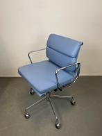 Vitra Eames Ea217 Licht Blauw Chroom, Huis en Inrichting, Ophalen of Verzenden, Zo goed als nieuw, Blauw, Bureaustoel