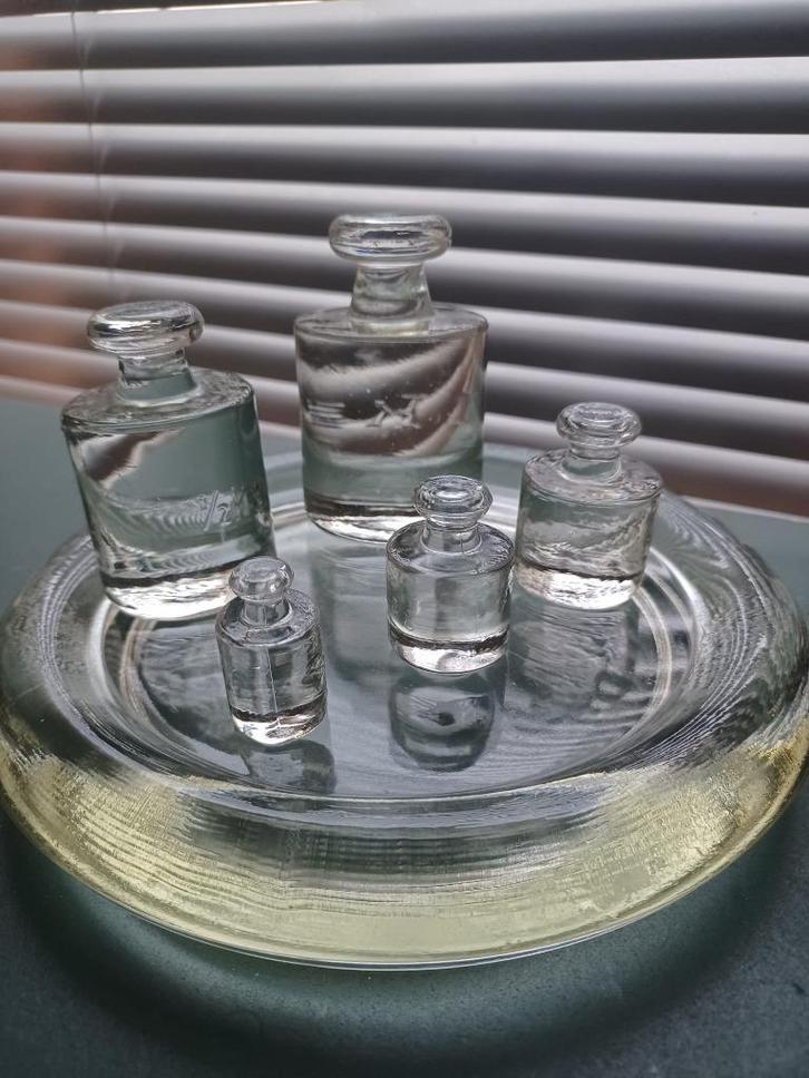 Gewichtenset van glas, Antiek en Kunst, Antiek | Gereedschap en Instrumenten, Ophalen of Verzenden