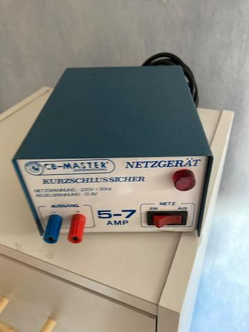 Omvormer 220/12 volt beschikbaar voor biedingen