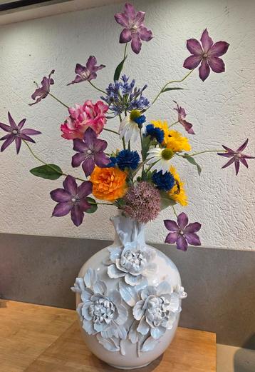 Compleet bloemstuk,zijden kunstbloemen design vaas  beschikbaar voor biedingen