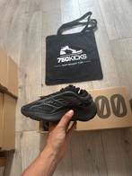 Adidas Yeezy Boost 700 V3 Dark Glow GX6144 Maat EU36 2/3, Zwart, Yeezy, Nieuw, Sneakers of Gympen