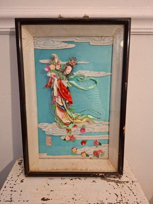 Driedimensionaal chinees zijden kunstwerkje, Antiek en Kunst, Curiosa en Brocante, Ophalen of Verzenden