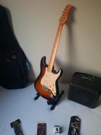 Stratocaster gitaar met M-Club versterker en alle toebehoren, Met versterker, Zo goed als nieuw, Solid body, Ophalen