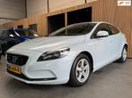 Volvo V40 2.0 D2 Nordic+ Airco|Cruise|Trekhaak APK, Auto's, Volvo, Voorwielaandrijving, Stof, Gebruikt, 4 cilinders