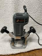 Hitachi Bovenfrees - Krachtige machine voor houtbewerking, Ophalen of Verzenden, Zo goed als nieuw, Elektrisch, Bovenfrees