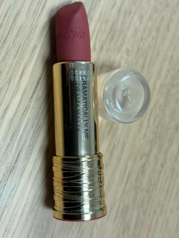 Lancôme L'Absolu Rouge Drama Matte 271 dramatically me beschikbaar voor biedingen