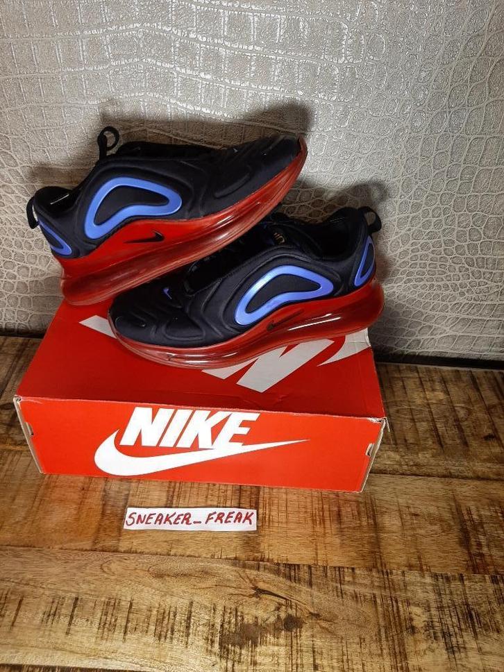 Nike air max 720 black blue red maat 42,5, Kleding | Heren, Schoenen, Zo goed als nieuw, Sneakers of Gympen, Zwart, Ophalen of Verzenden