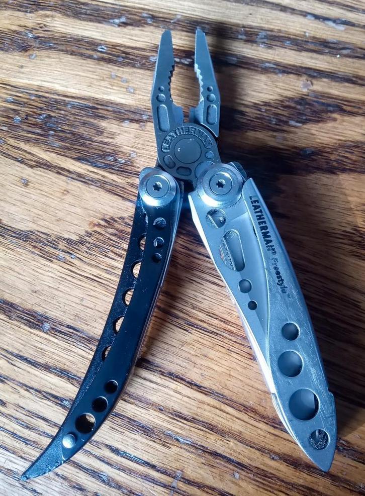 Leatherman Freestyle i.g.st., Caravans en Kamperen, Kampeergereedschap, Zo goed als nieuw, Ophalen of Verzenden