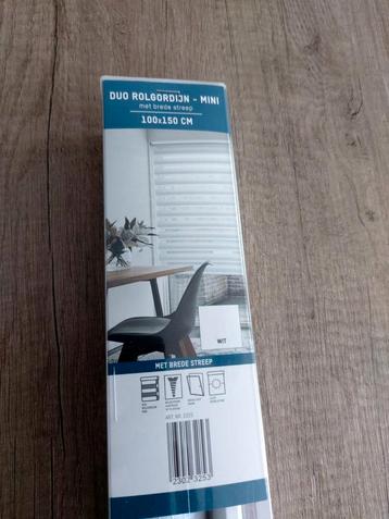 Duo rolgordijn beschikbaar voor biedingen