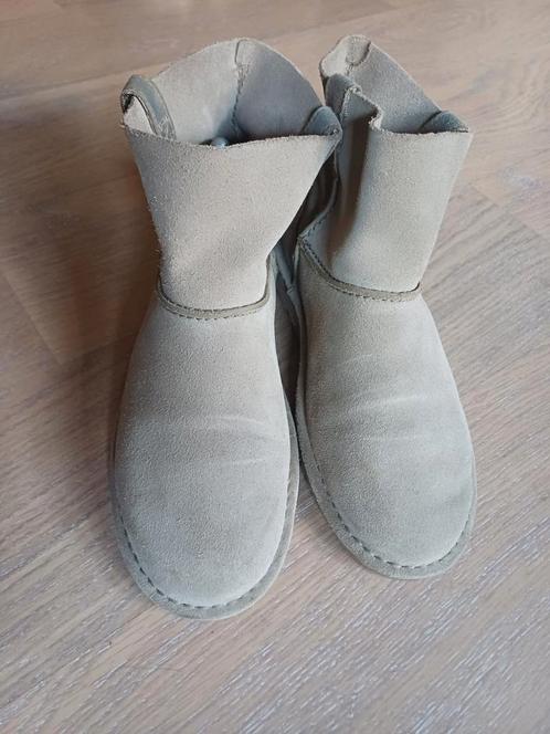 uggs Classic Unlined  maat 39, Kleding | Dames, Schoenen, Gedragen, Lage of Enkellaarzen, Beige, Ophalen of Verzenden