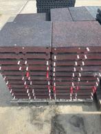 42 vochtdoorlatende rubberen tegels 50x50x7,5cm, Q, Q, Q, 1 paard of pony