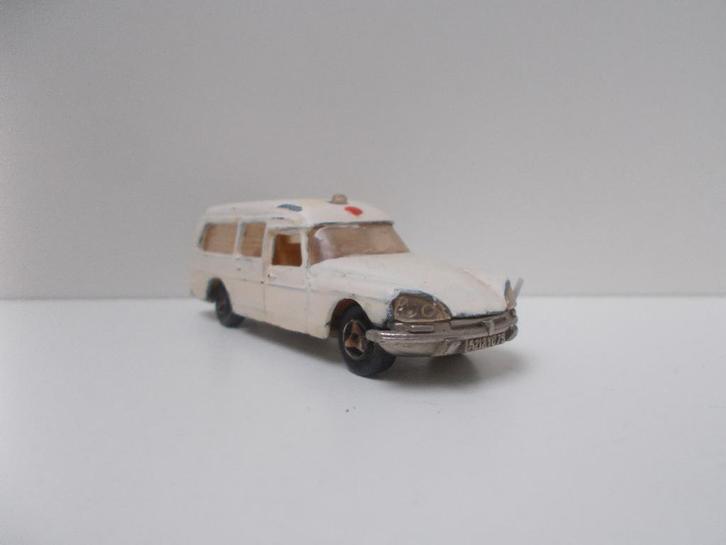 5732 Citroën DS 21 Ambulance Majorette No 206, Hobby en Vrije tijd, Modelauto's | Overige schalen, Gebruikt, Auto, Ophalen of Verzenden