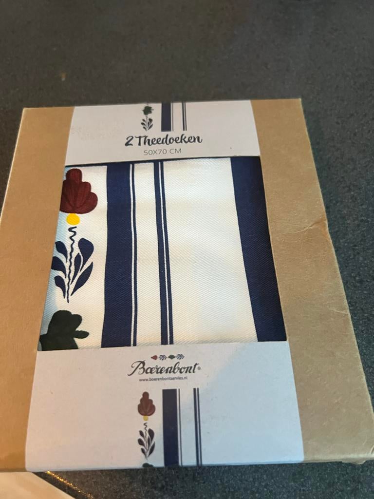 2 Theedoeken Boerenbont 50x70 cm - Nieuw in doos, Ophalen of Verzenden, Nieuw, Blauw, Theedoek of Handdoek
