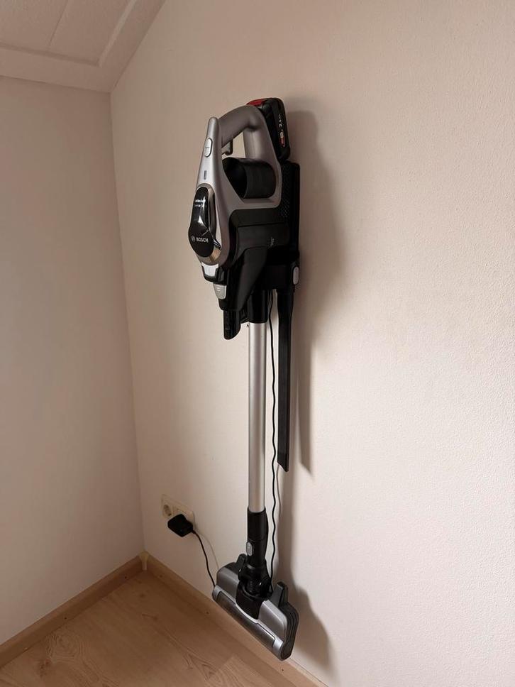 Bosch steelstofzuiger unlimited serie 8, Witgoed en Apparatuur, Stofzuigers, Ophalen