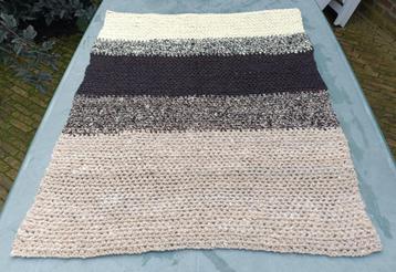 Hand gekaard gesponnen gehaakt ALPACA MERINO babydeken100x78 beschikbaar voor biedingen