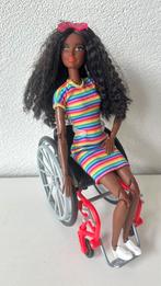 Donkere Barbie Fashionista in Rolstoel, Verzamelen, Poppen, Ophalen of Verzenden, Nieuw, Pop