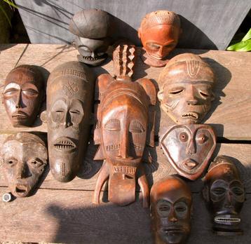 MASKERS HOUT AFRIKA VERZAMELING CHOKWE-SENOFU-PENDE beschikbaar voor biedingen