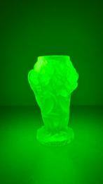 Uranium vaas - naakte vrouwen, Verzenden