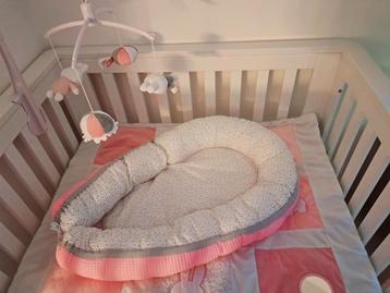 Roze Baby Nestje - Veilig en Lief! beschikbaar voor biedingen