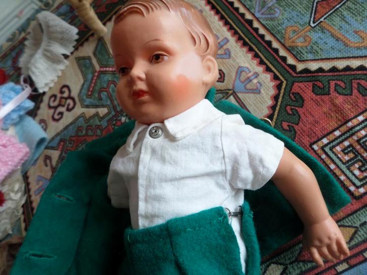 kleine oude pop hardplastic, Antiek en Kunst, Antiek | Speelgoed, Ophalen of Verzenden