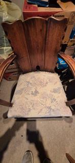 Antieke houten stoel, Ophalen