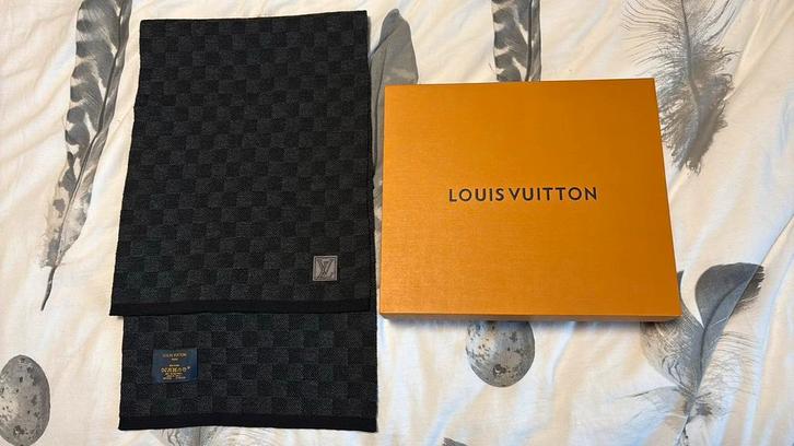 Louis vuitton monogram sjaal, Kleding | Dames, Mutsen, Sjaals en Handschoenen, Zo goed als nieuw, Sjaal, Maat 46/48 (XL) of groter