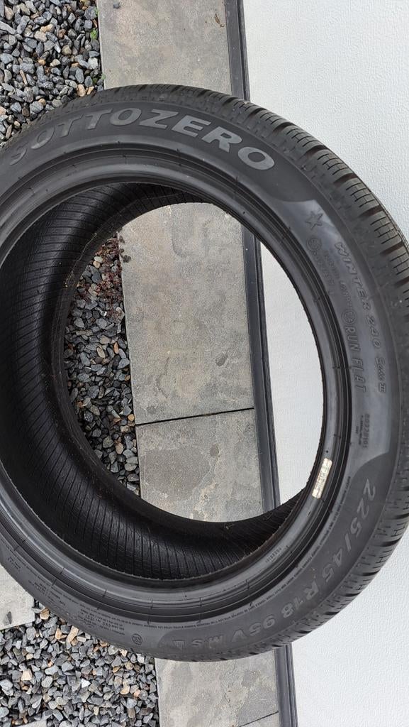 PIRELLI ZOTTOZERO 225/45 R18 winterbanden, 18 inch, Banden en Velgen, Personenwagen, Gebruikt