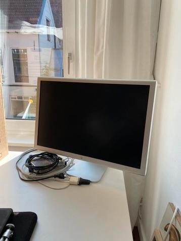 Apple cinema HD display beschikbaar voor biedingen