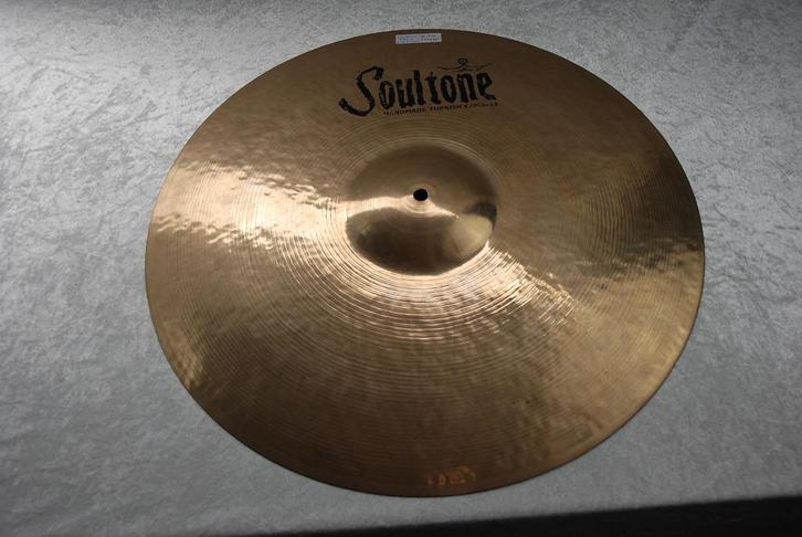 Soultone Custom Briljant crash ride 2432gr 21 inch, Muziek en Instrumenten, Instrumenten | Onderdelen, Gebruikt, Drums of Percussie