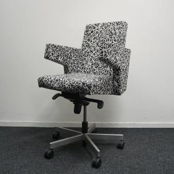 Cowerk Kluptoo Shoot Vergaderstoelen | Zwart / Wit | Stoelen beschikbaar voor biedingen