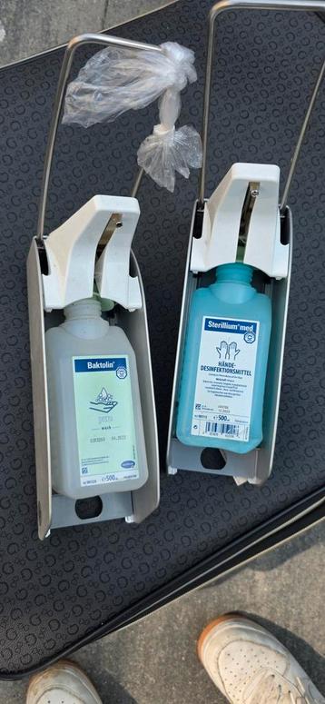 Dispenser met elleboog 2 x  beschikbaar voor biedingen