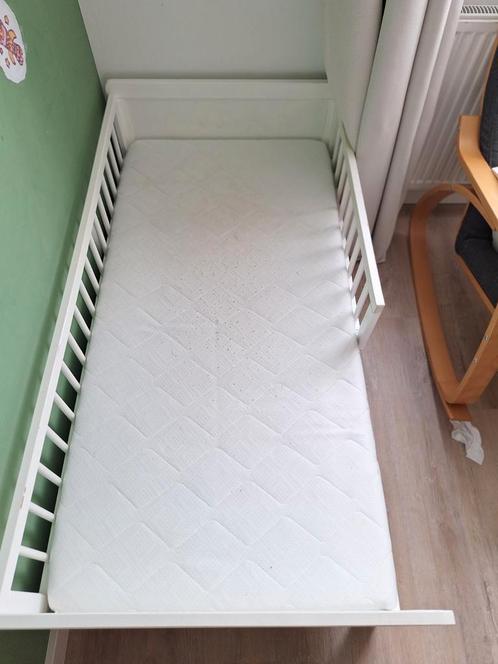 Peuterbed (met dekbed en dekbedovertrek), Kinderen en Baby's, Kinderkamer | Bedden, Gebruikt, 140 tot 160 cm, 70 tot 85 cm, Matras
