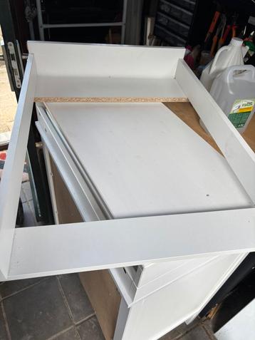 Commoden plank voor op kast beschikbaar voor biedingen