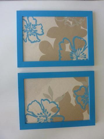 2 decoratieve schilderijtjes 24x 34 cm beschikbaar voor biedingen