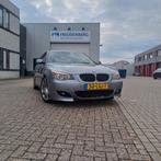 BMW 5-Serie 530 2005 Grijs, Auto's, Automaat, Euro 5, Achterwielaandrijving, 1679 kg