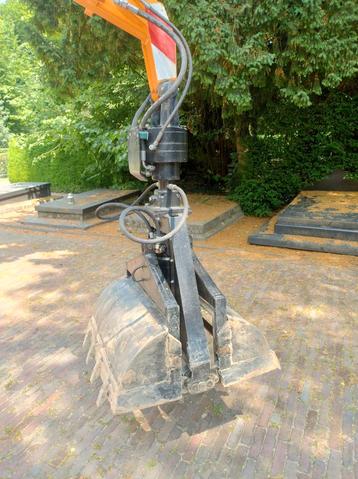 Gereviseerde Boki grijper voor aan Grafdelver of minigraver  beschikbaar voor biedingen