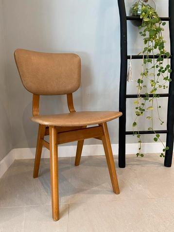4 eetkamerstoelen (Vintage/scandinavisch/jaren60) beschikbaar voor biedingen