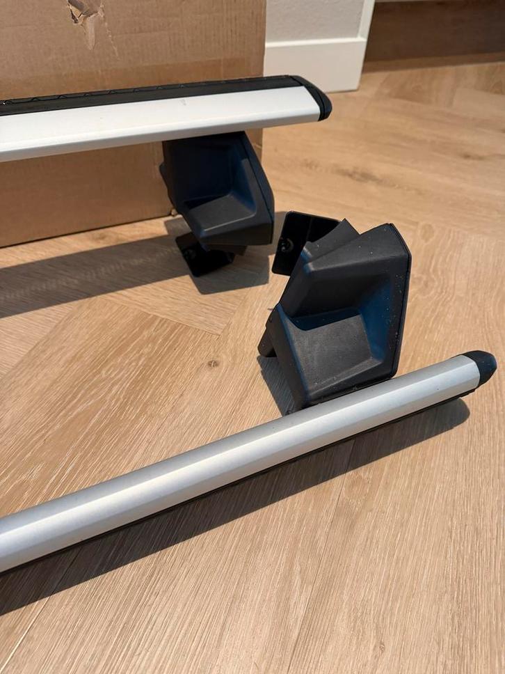 Thule Evo Clamp wingbar - Peugeot 3008/5008 glad dak (2017+), Auto diversen, Dakdragers, Zo goed als nieuw, Ophalen