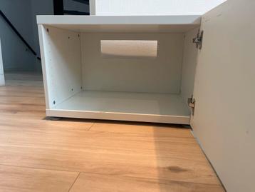 Twee IKEA BESTA kasten (60x40 & 120x40) met snoeruitsparinge - afbeelding 4