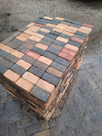 35m² drieling beton bont genuanc. , gebruikt, op pallet beschikbaar voor biedingen