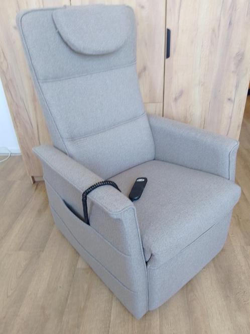 Zorgfauteuil Sta-Op-Stoel, Huis en Inrichting, Fauteuils, Zo goed als nieuw, Stof, 50 tot 75 cm, Minder dan 75 cm, Ophalen