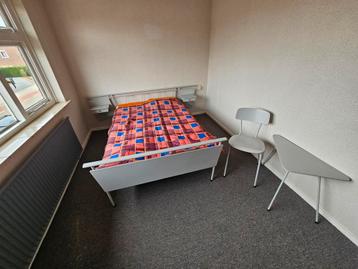 Twijfelaar grijs met nachtkastjes