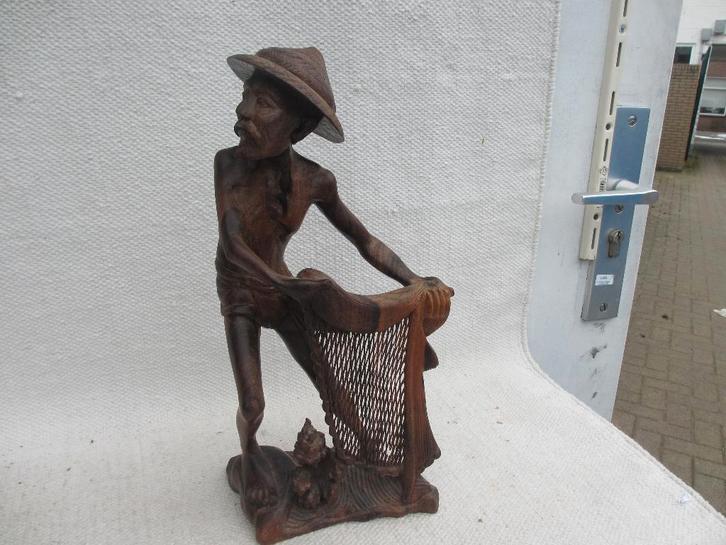 Balinees houten beeld visser 34 cm, Antiek en Kunst, Kunst | Beelden en Houtsnijwerken, Ophalen of Verzenden