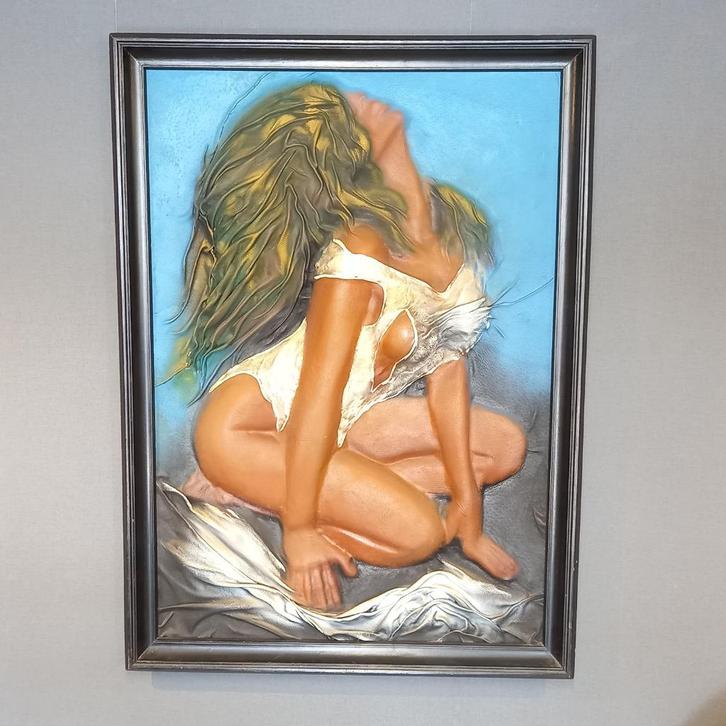 Vintage XL leren reliëf schilderij van een sexy dame, Huis en Inrichting, Woonaccessoires | Wanddecoraties, Gebruikt, Ophalen of Verzenden